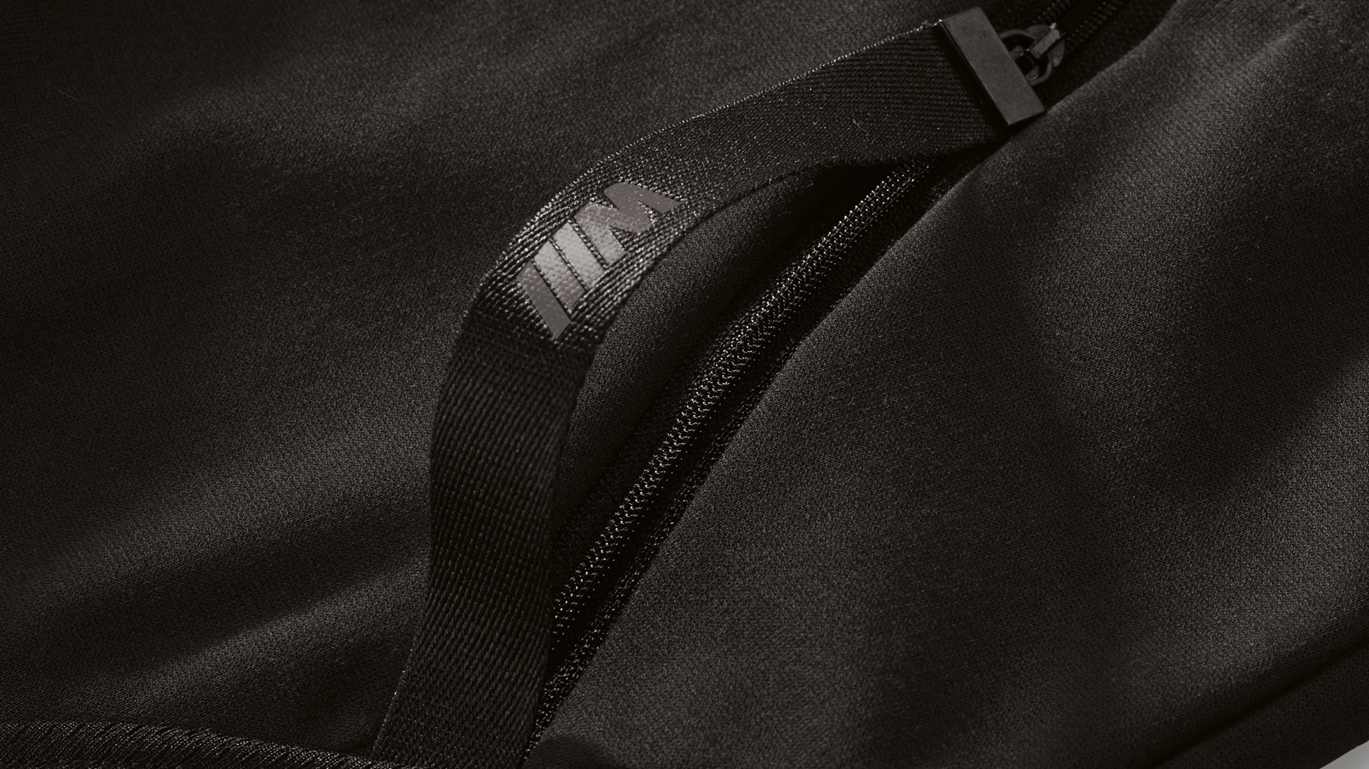 BMW M Jacke Herren. Das Bild zeigt ein Detail der BMW M Jacke für Herren.