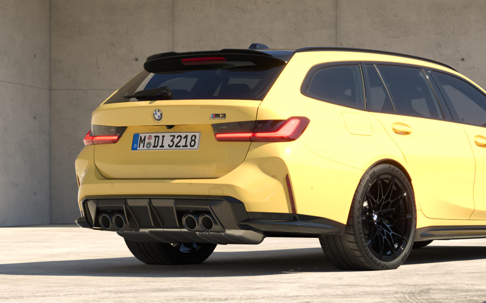 BMW M3 Competition M xDrive Touring G81 2022 BMW Individual Dakar Gelb Dreiviertel-Heckansicht im Anschnitt stehend