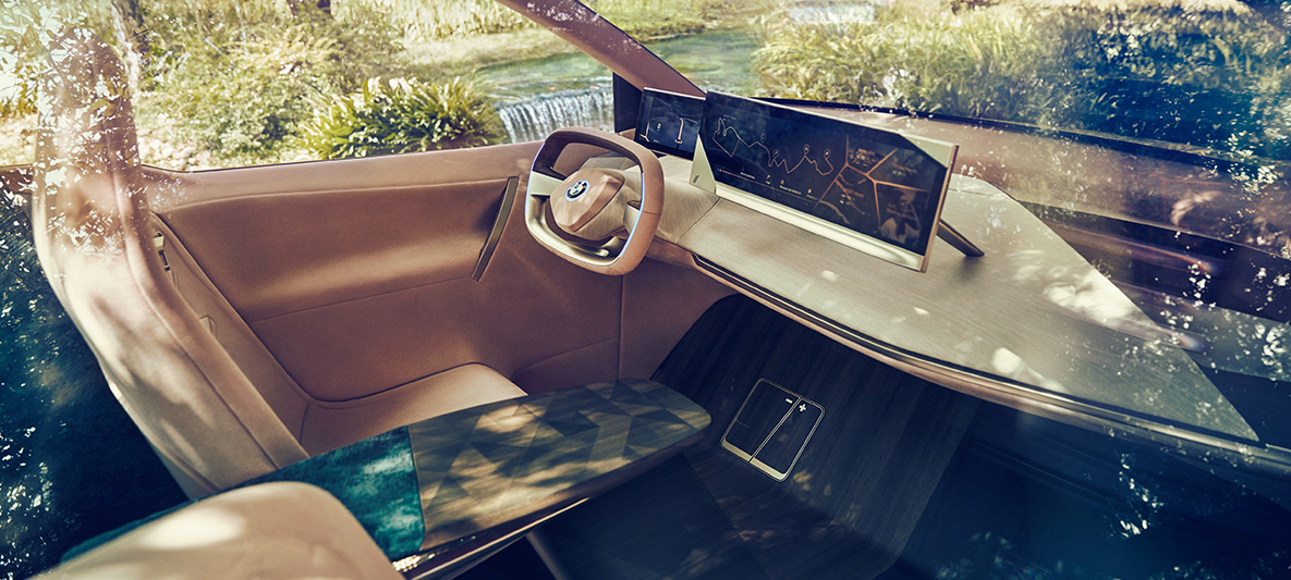 Interieurschuss des BMW Vision iNEXT Interieurschuss des BMW Vision iNEXT mit Fahrerplatz und Coffee Table