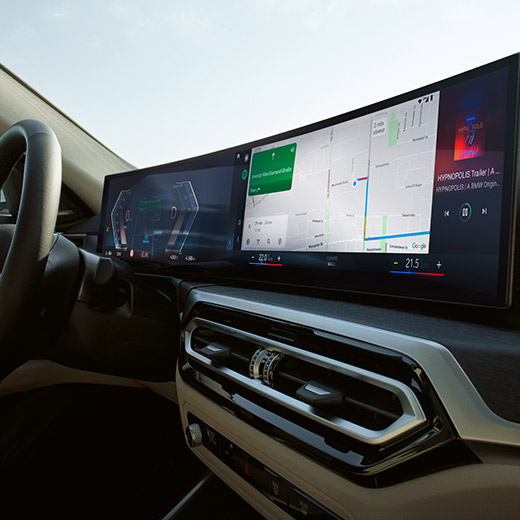 Ladeoptimierte Routen auf BMW Curved Display