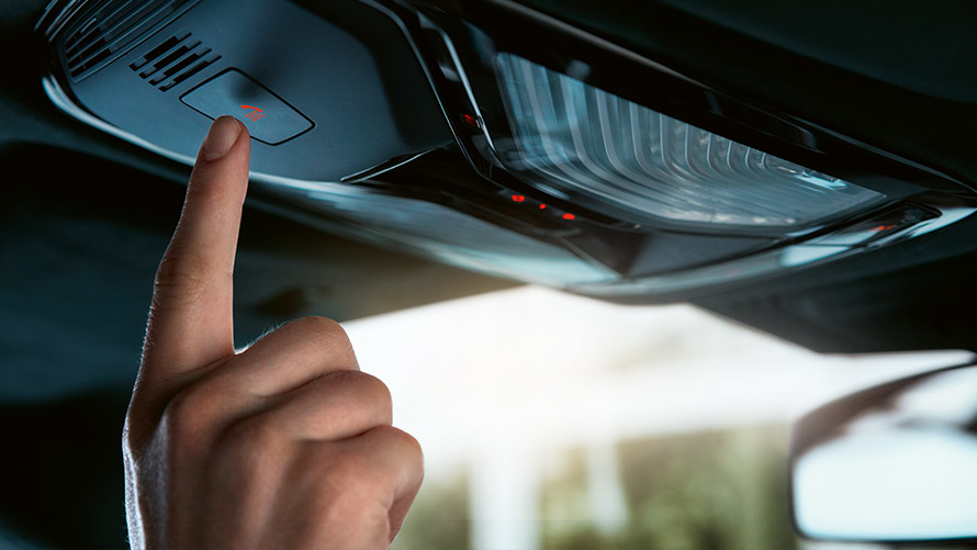 Intelligenter Notruf Intelligenter Notruf wird auf dem BMW Display angezeigt