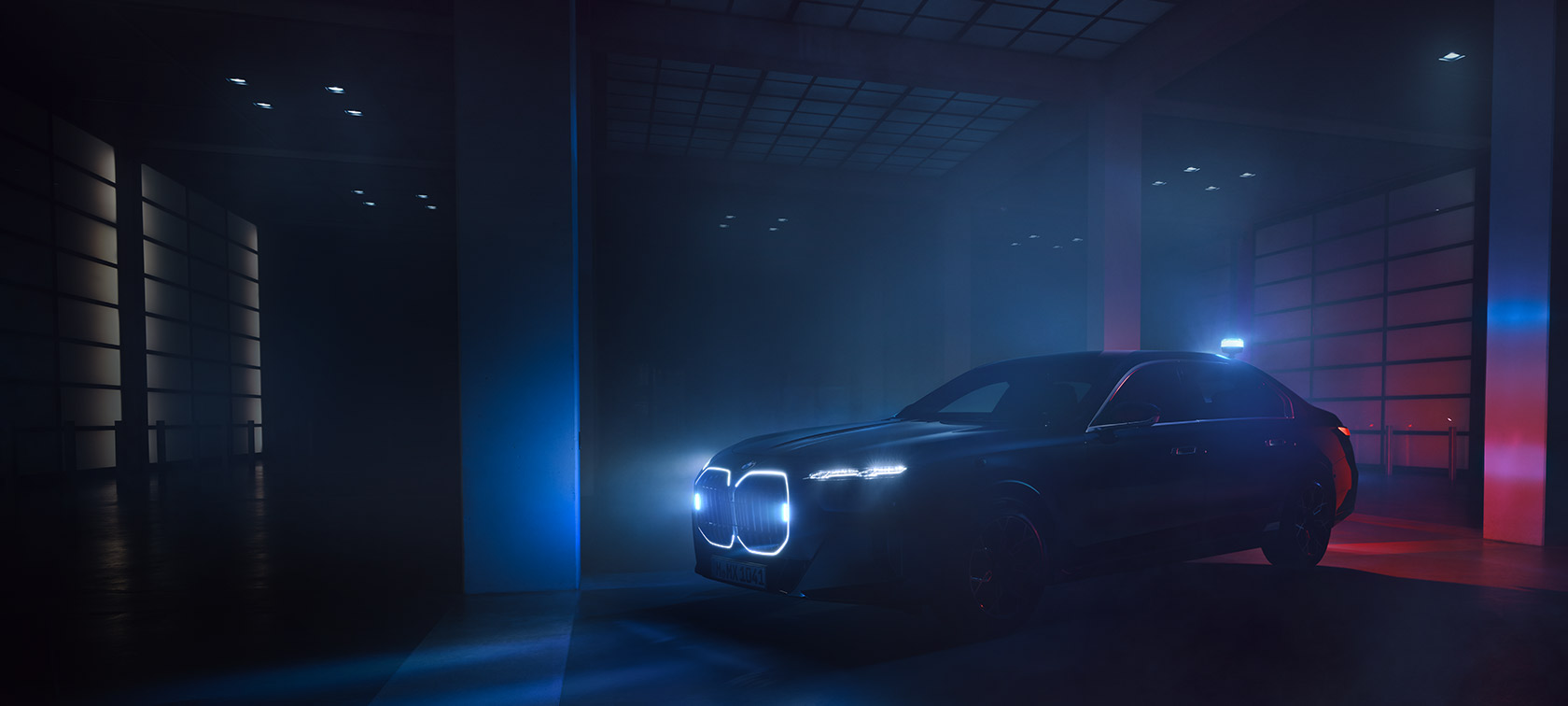 BMW 7 Protection G73 mit Signallicht BMW 7 Protection G73 mit Signallicht im Dunkeln 1/3 Seitenansicht