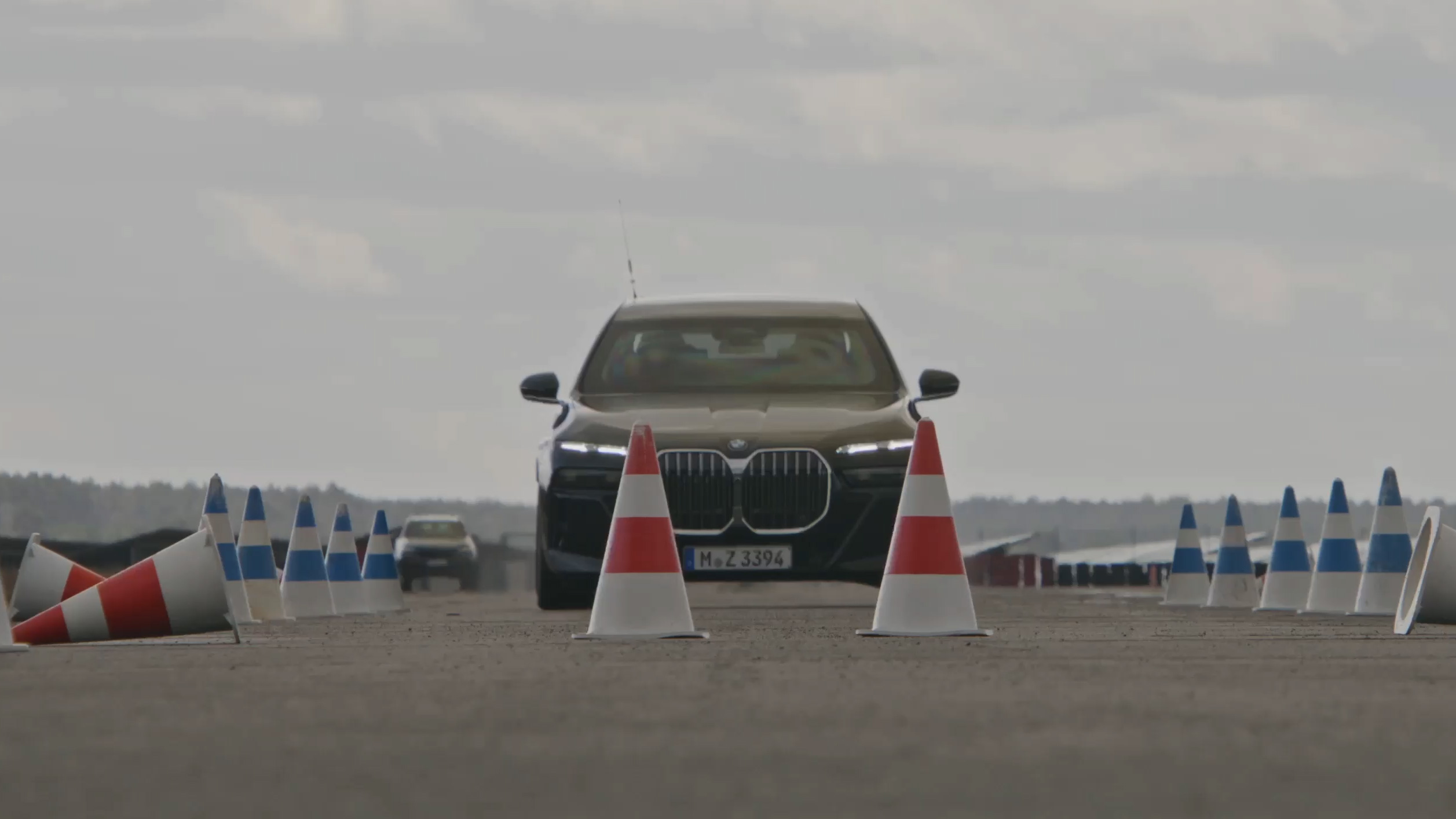 BMW Sonderschutzfahrzeuge Fahrertraining Fahrertraining für BMW Sonderschutzfahrzeuge mit Theorie und praktischen Übungen