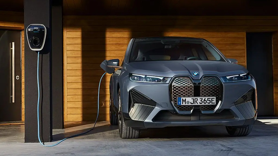 DIE BMW i KUNDENBETREUUNG. DIE BMW i KUNDENBETREUUNG.