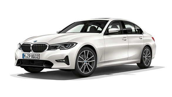 BMW 330e Limousine dreiviertel Frontansicht BMW 330e Limousine dreiviertel Frontansicht