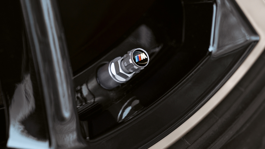 BMW VENTILKAPPEN MIT M LOGO. BMW VENTILKAPPEN MIT M LOGO.