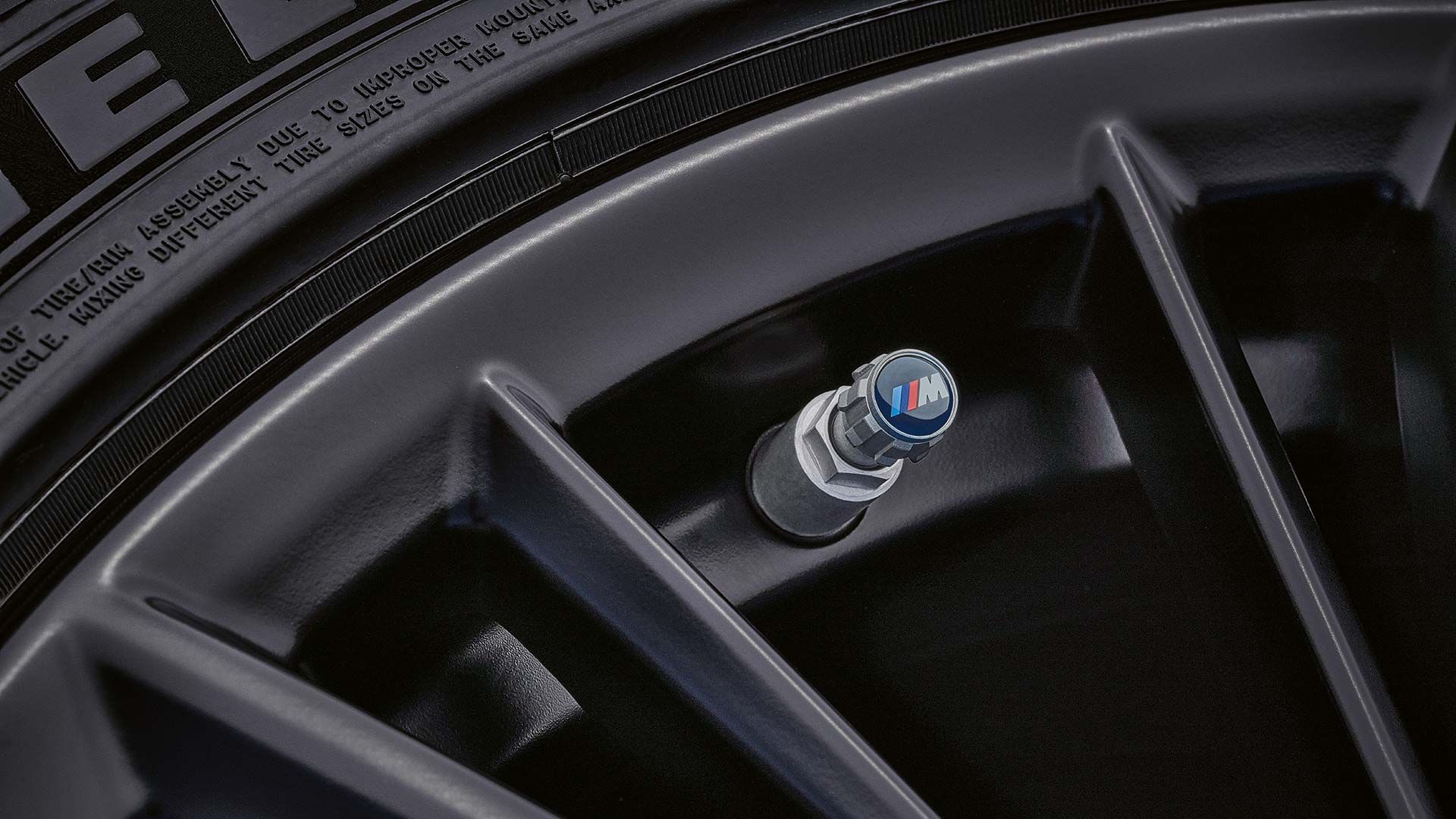 BMW Ventilkappen mit M Logo BMW Räder- und Reifenzubehör BMW Ventilkappen mit M Logo