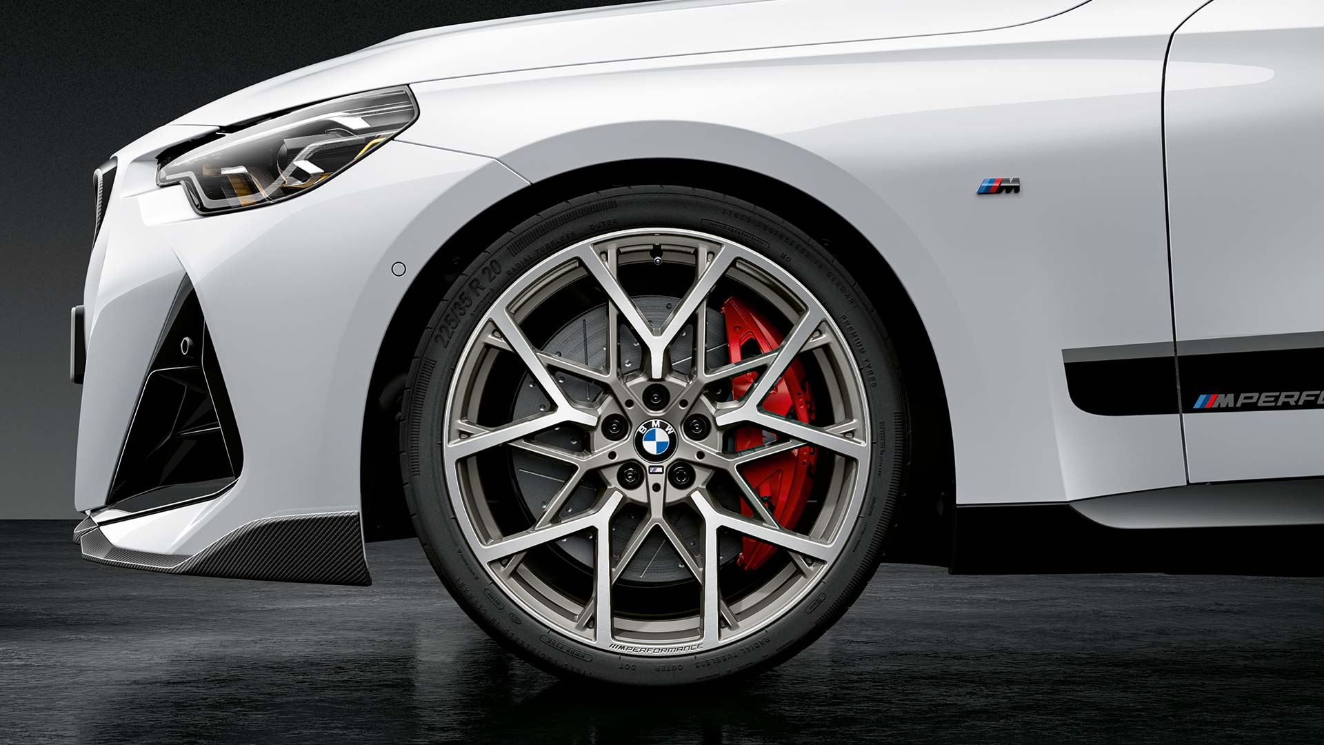 BMW M Performance Streifen: Sorgt für Sportliche Optik.