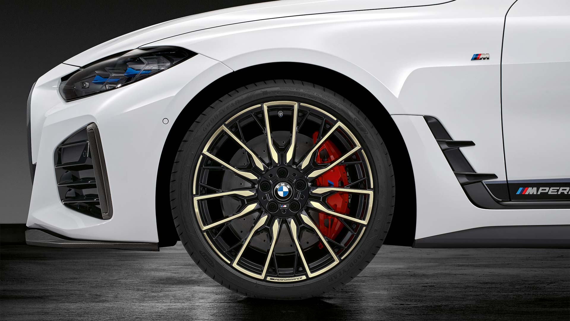 M Performance 20” Doppelspeiche 868M Jet Black Uni + Night Gold hochglanzgefräst M Performance 20” Doppelspeiche 868M Jet Black Uni + Night Gold hochglanzgefräst