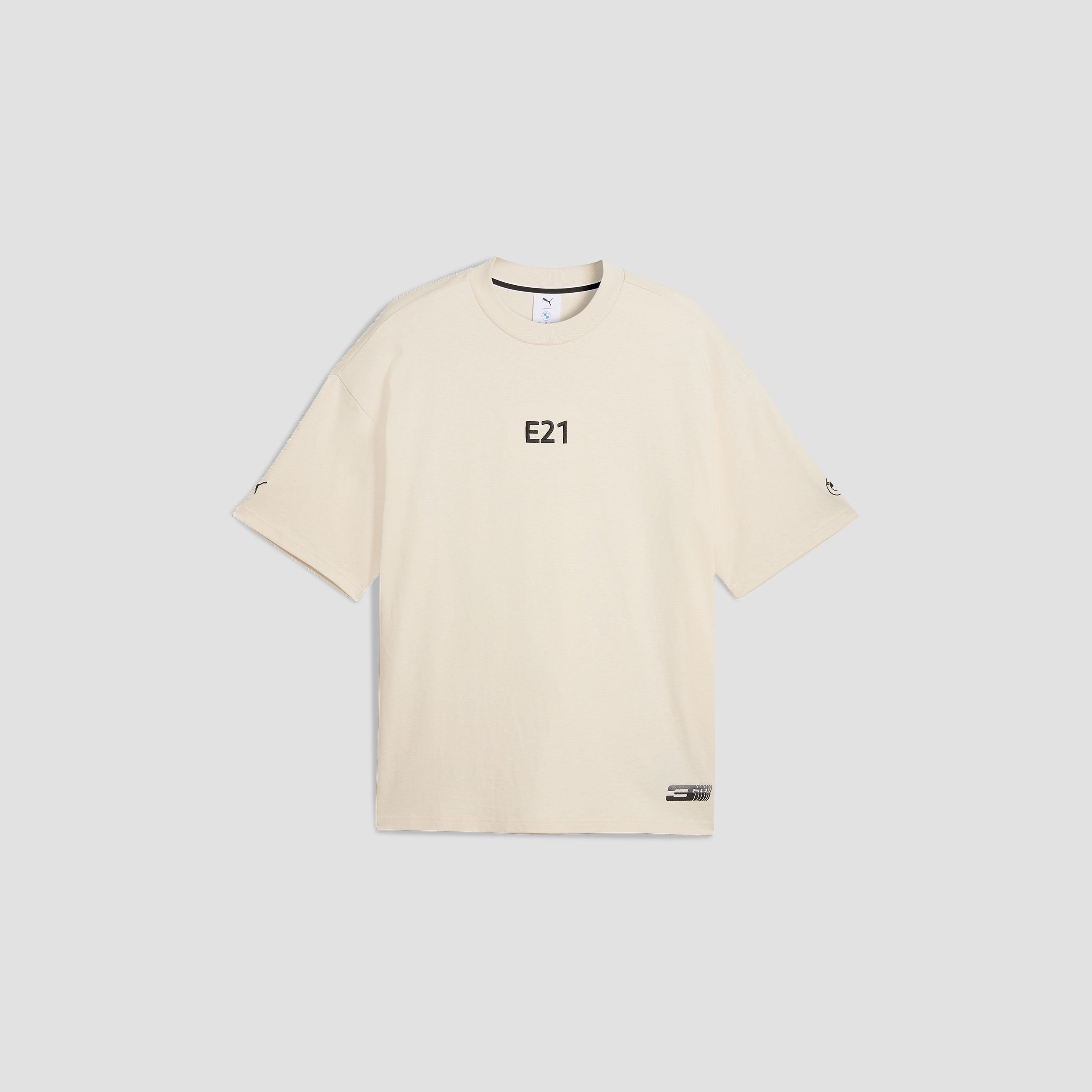 Visa som helskärm BMW 50 År av 3-serien Oversized Grafisk Bil-T-shirt Beige 1