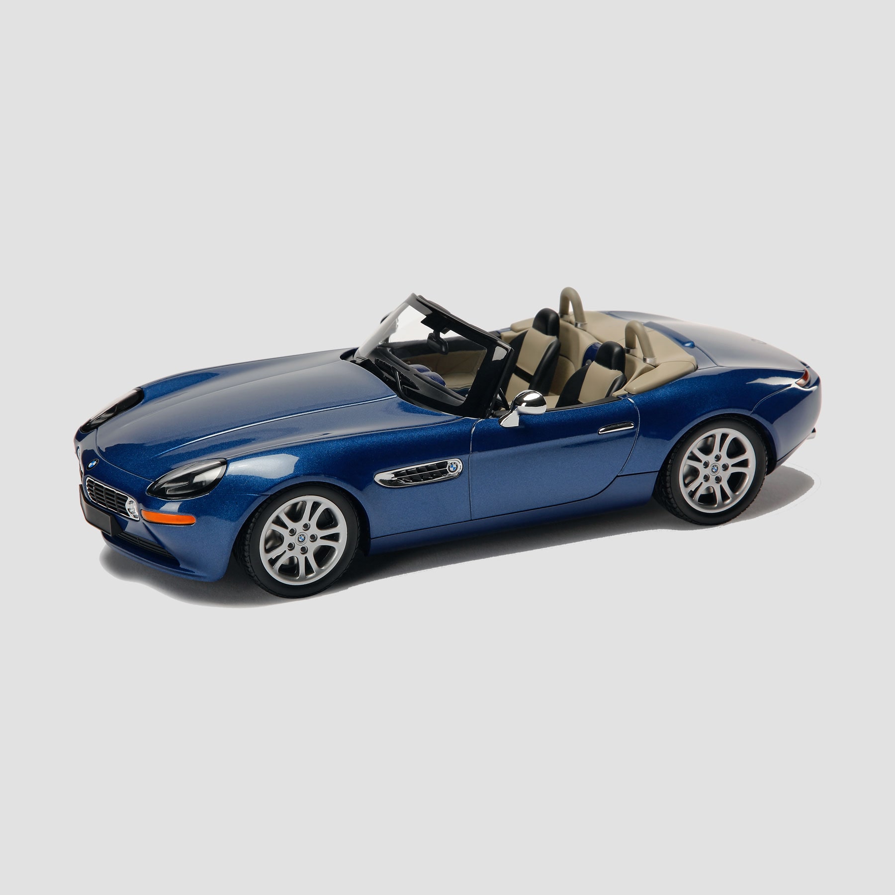 Visa som helskärm BMW Miniatyr 1:18 BMW Z8 Roadster  Marinblått 1
