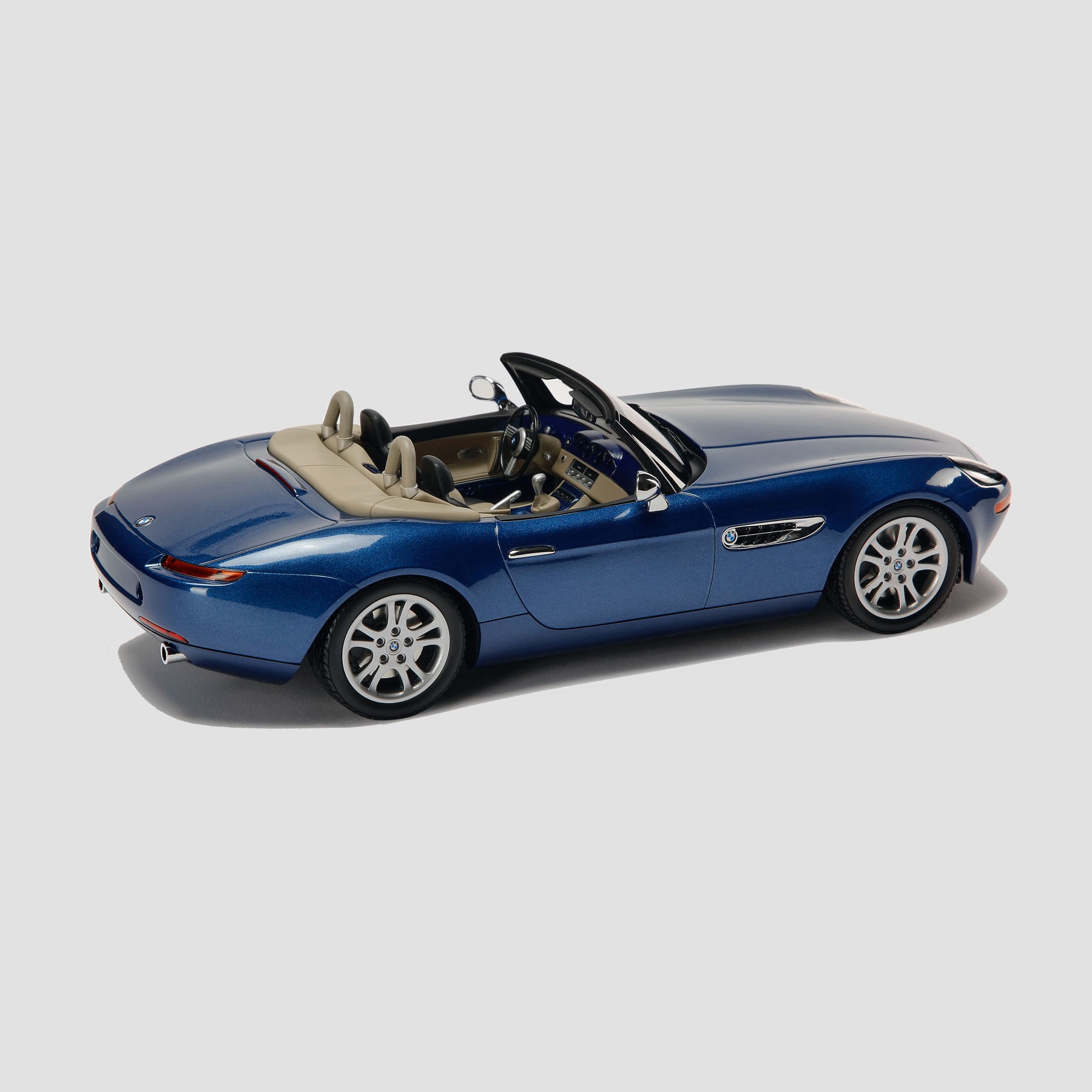 Visa som helskärm BMW Miniatyr 1:18 BMW Z8 Roadster  Marinblått 2