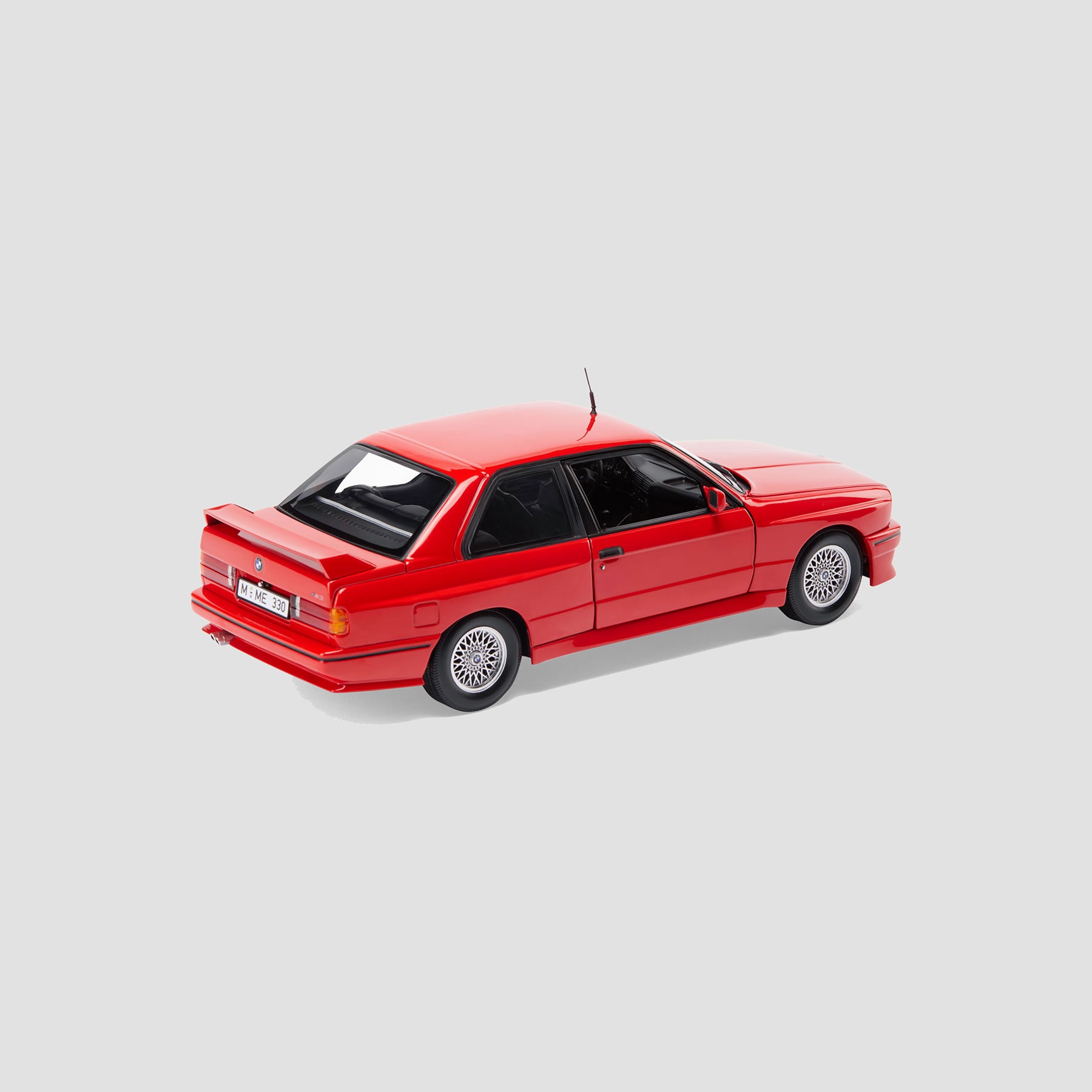 BMW 1:18 BMW M3 (E30) Miniatur Rot 2 Erweiterte Ansicht