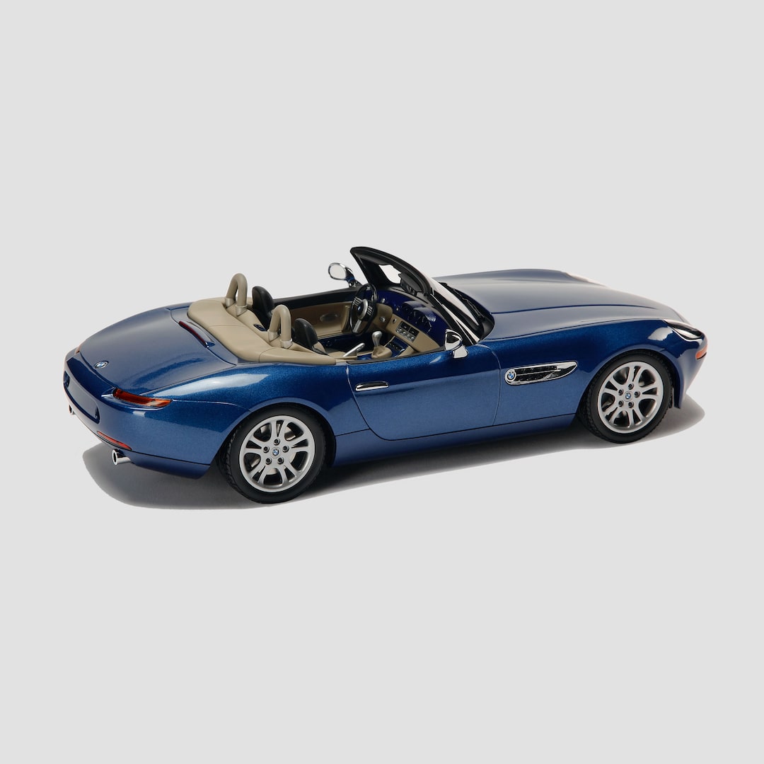 Als Vollbild anzeigen BMW 1:18 BMW Z8 Roadster Miniatur Navyblau 2