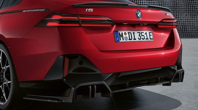 M Performance Heckdiffusor Aramid mitte für 5er (G60, G61) | BMW.de
