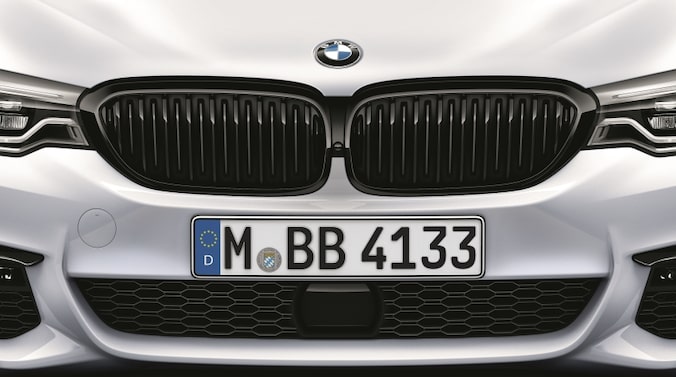 BMW M Performance Frontziergitter Hochglanz schwarz vorne links  