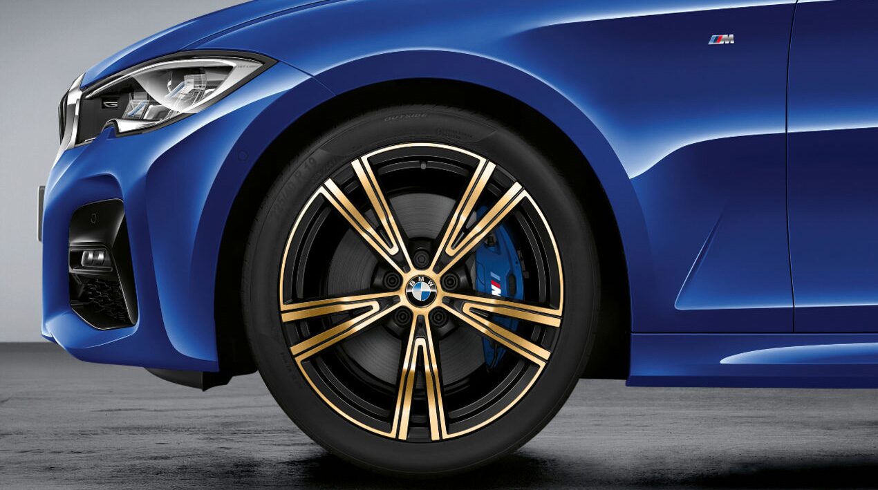 BMW 19 Zoll Leichtmetallräder Doppelspeiche 793, Night Gold | BMW.de