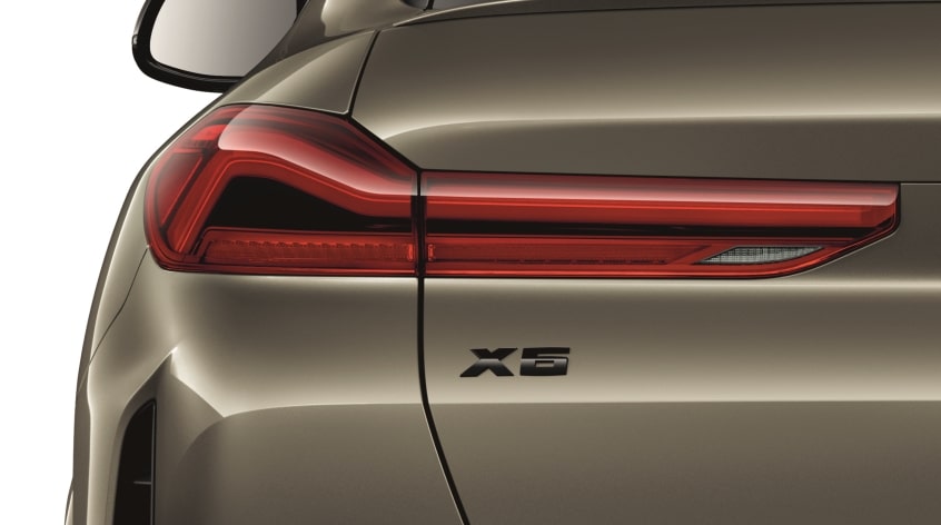 BMW M Performance Modellschriftzug schwarz für X6 (M50i, G06) | BMW.de