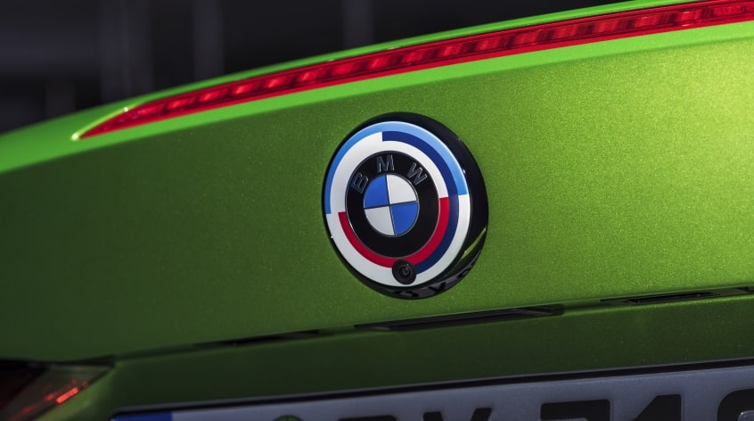BMW M Performance Emblem 50 Jahre M (Verbaubarkeitsprüfung über  