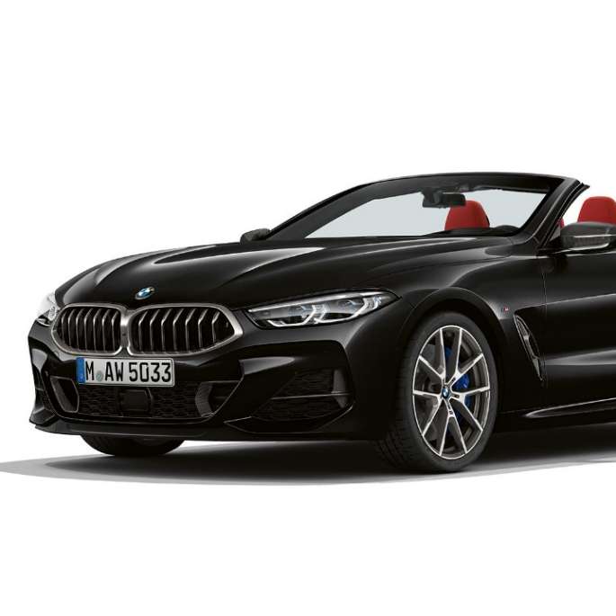 BMW M850i xDrive, Carbonschwarz metallic, Dreiviertelansicht Front.